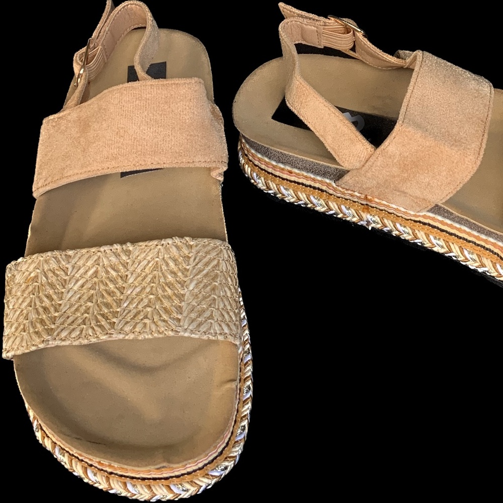 D.M  ERYN 202-5  Camel